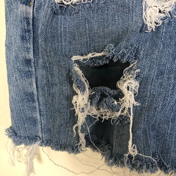 LEVI'S NOUVEAU 515 Distressed Jean Shorts Size 6 - Picture 3 of 11